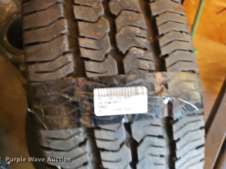 image for item EJ5657 (35) tires 
