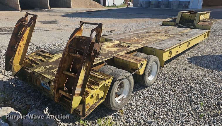 image for item EJ5664 1975 Transport Trailers  CR36XF equipment trailer