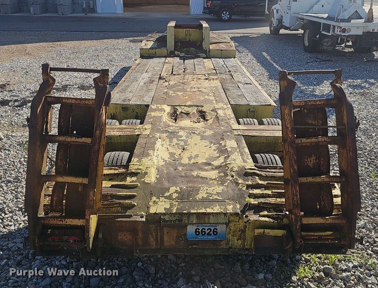 image for item EJ5664 1975 Transport Trailers  CR36XF equipment trailer