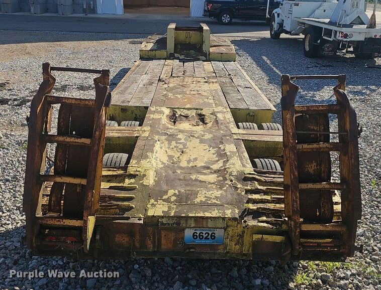 image for item EJ5664 1975 Transport Trailers  CR36XF equipment trailer