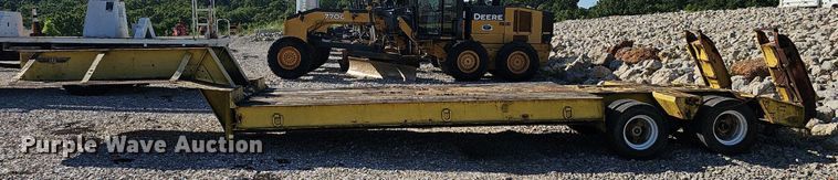 image for item EJ5664 1975 Transport Trailers  CR36XF equipment trailer