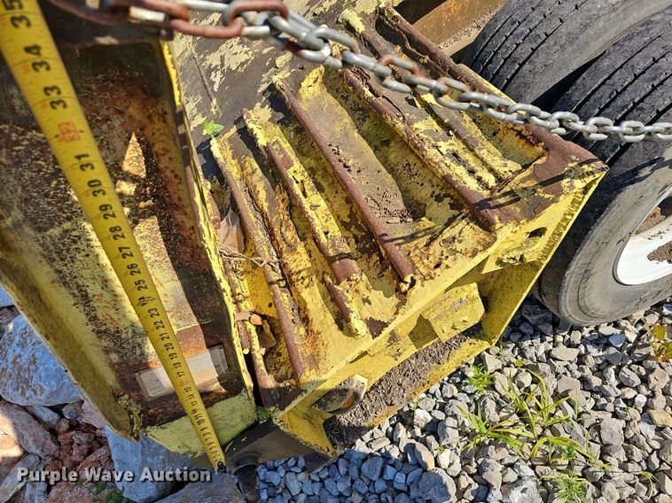 image for item EJ5664 1975 Transport Trailers  CR36XF equipment trailer