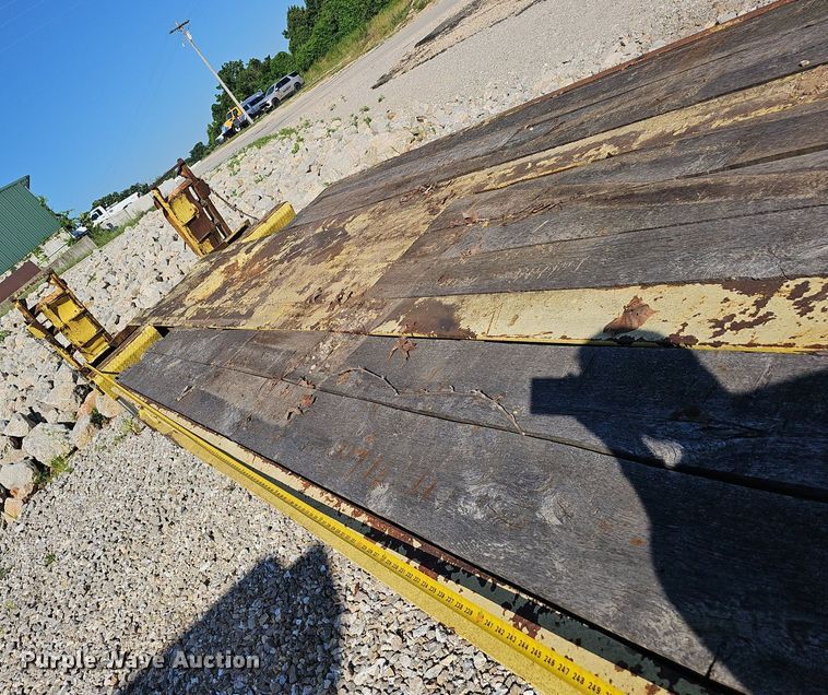 image for item EJ5664 1975 Transport Trailers  CR36XF equipment trailer