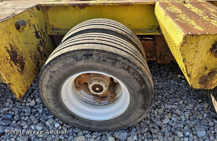 image for item EJ5664 1975 Transport Trailers  CR36XF equipment trailer