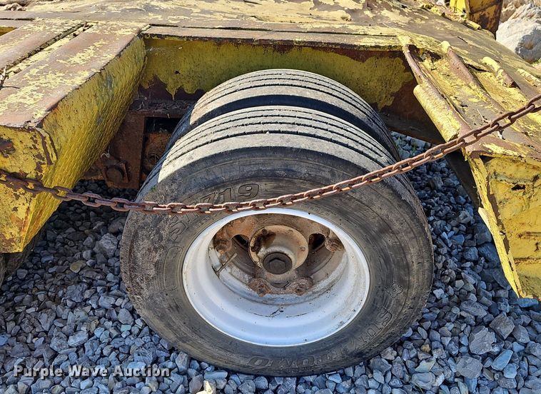 image for item EJ5664 1975 Transport Trailers  CR36XF equipment trailer