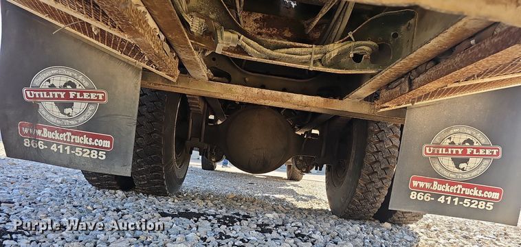 image for item EJ5665 2004 International  4300 bucket truck