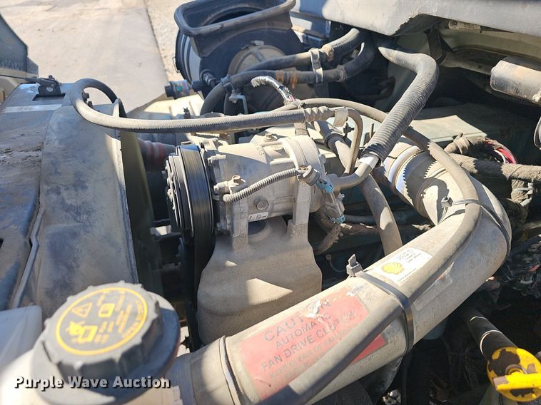 image for item EJ5665 2004 International  4300 bucket truck