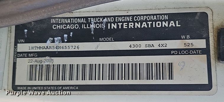 image for item EJ5665 2004 International  4300 bucket truck