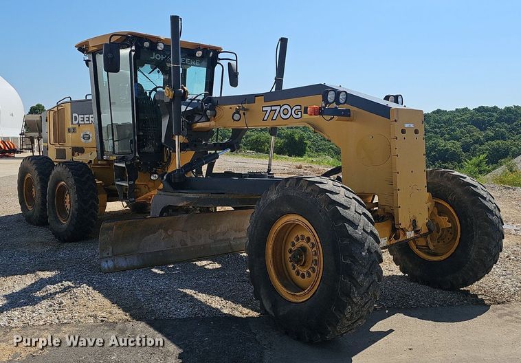 image for item EJ5666 2009 John Deere 770G motor grader