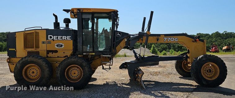 image for item EJ5666 2009 John Deere 770G motor grader