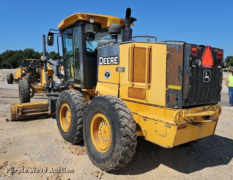 image for item EJ5666 2009 John Deere 770G motor grader