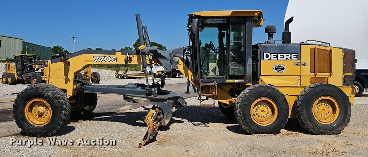 image for item EJ5666 2009 John Deere 770G motor grader