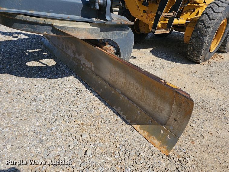 image for item EJ5666 2009 John Deere 770G motor grader