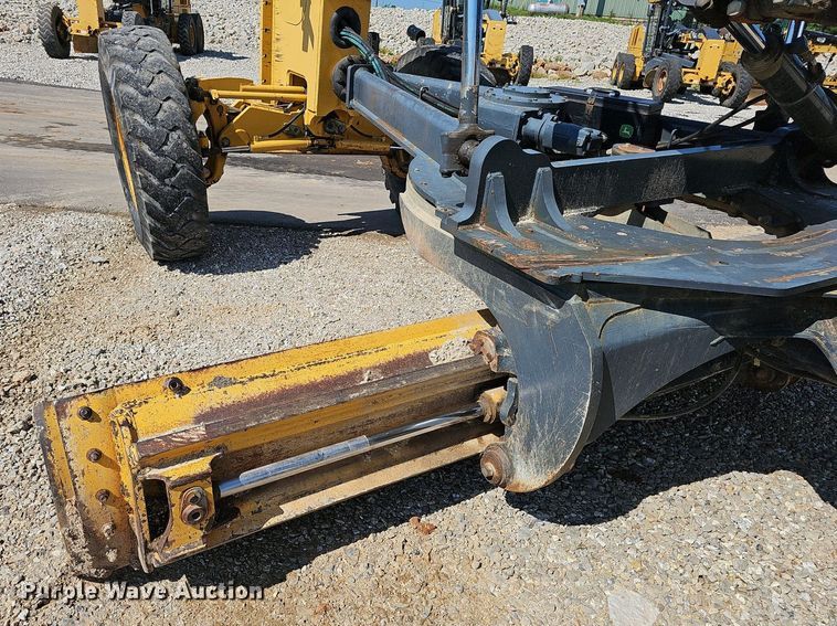 image for item EJ5666 2009 John Deere 770G motor grader