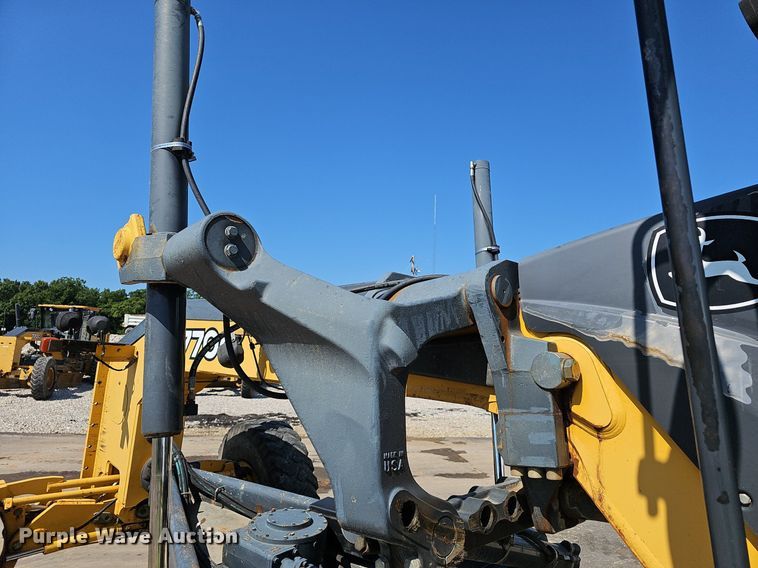 image for item EJ5666 2009 John Deere 770G motor grader