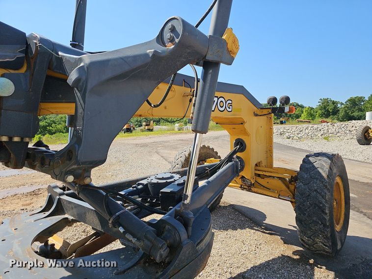 image for item EJ5666 2009 John Deere 770G motor grader
