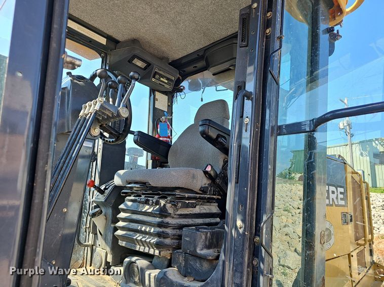 image for item EJ5666 2009 John Deere 770G motor grader