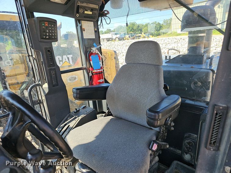 image for item EJ5666 2009 John Deere 770G motor grader