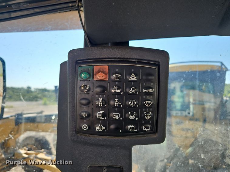 image for item EJ5666 2009 John Deere 770G motor grader