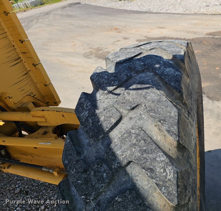 image for item EJ5666 2009 John Deere 770G motor grader