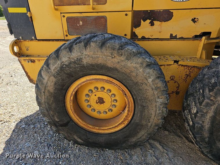 image for item EJ5666 2009 John Deere 770G motor grader