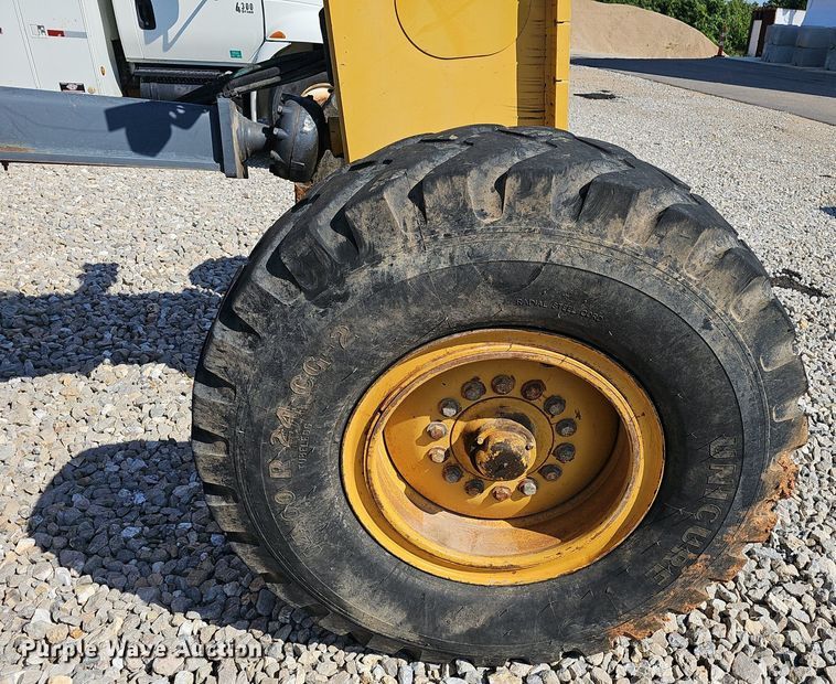 image for item EJ5666 2009 John Deere 770G motor grader