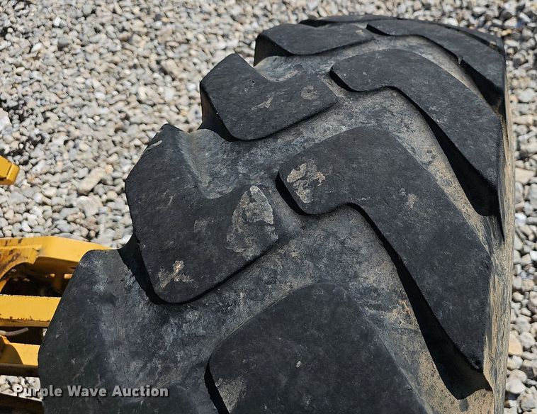 image for item EJ5666 2009 John Deere 770G motor grader