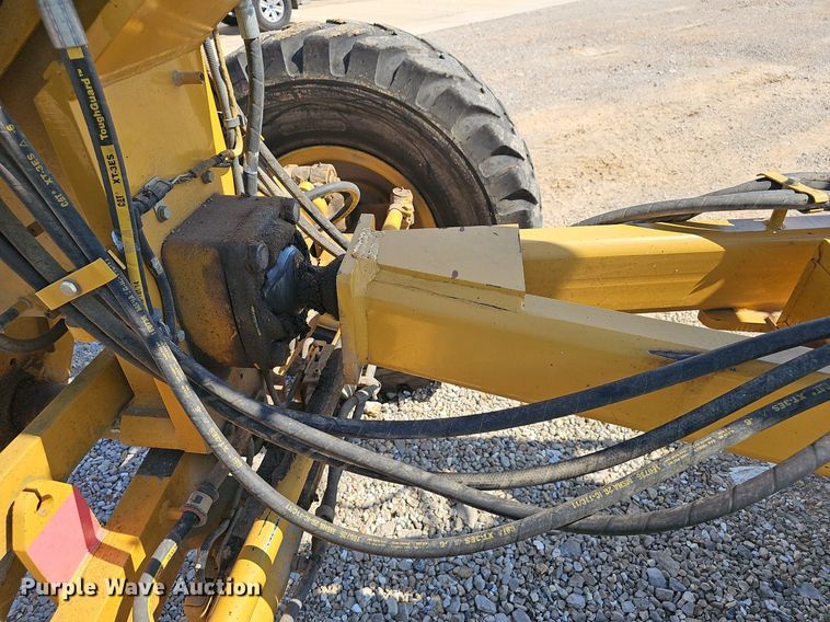 image for item EJ5667 2011 Caterpillar  140M2 motor grader