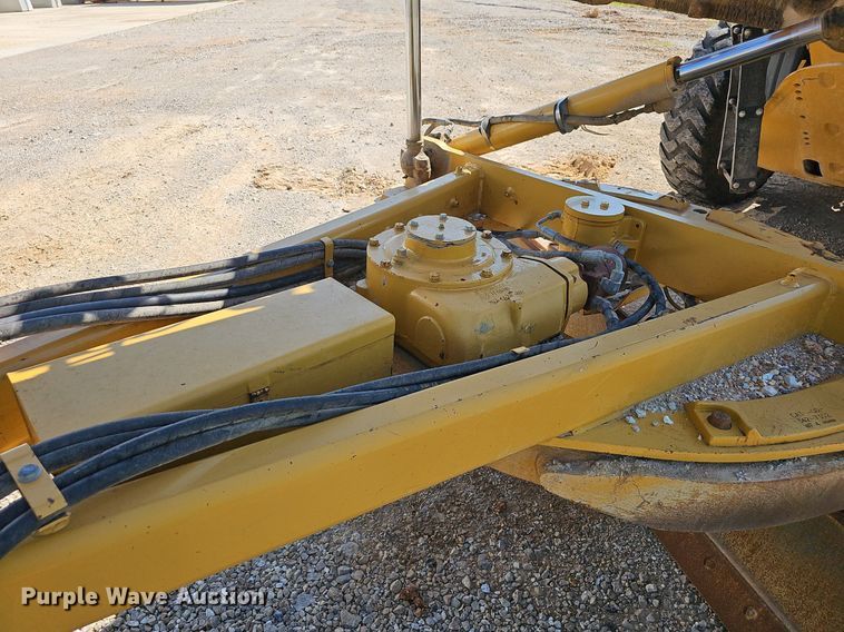 image for item EJ5667 2011 Caterpillar  140M2 motor grader