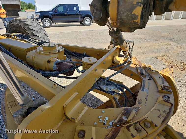 image for item EJ5667 2011 Caterpillar  140M2 motor grader