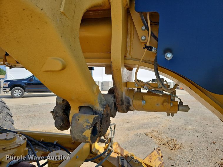 image for item EJ5667 2011 Caterpillar  140M2 motor grader