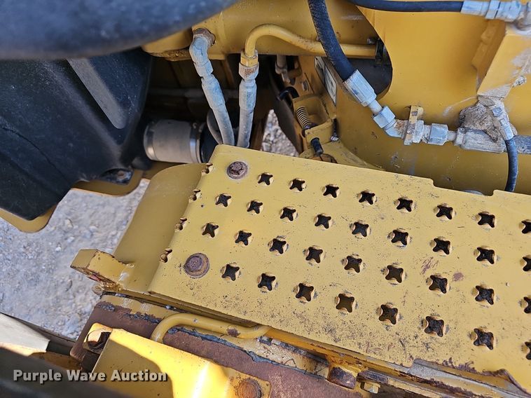 image for item EJ5667 2011 Caterpillar  140M2 motor grader