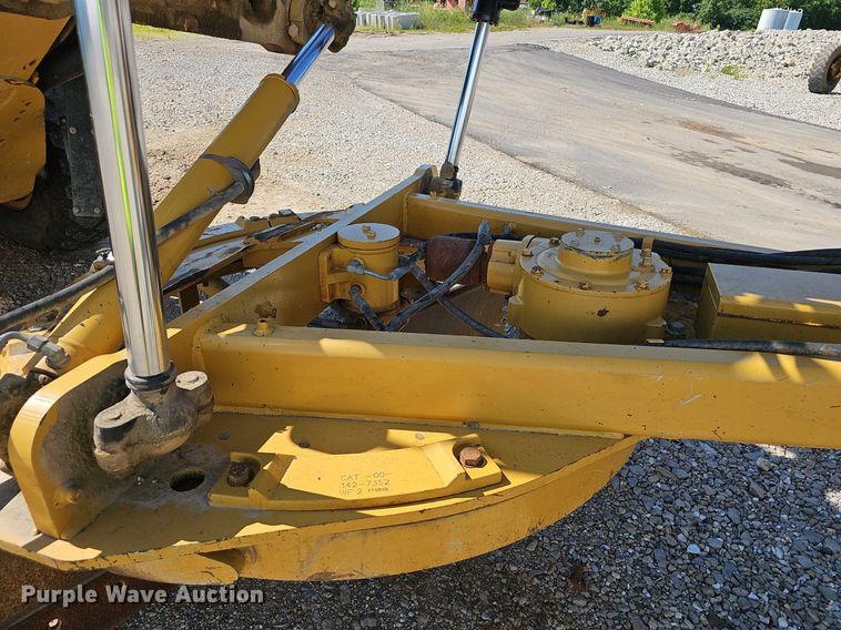 image for item EJ5667 2011 Caterpillar  140M2 motor grader