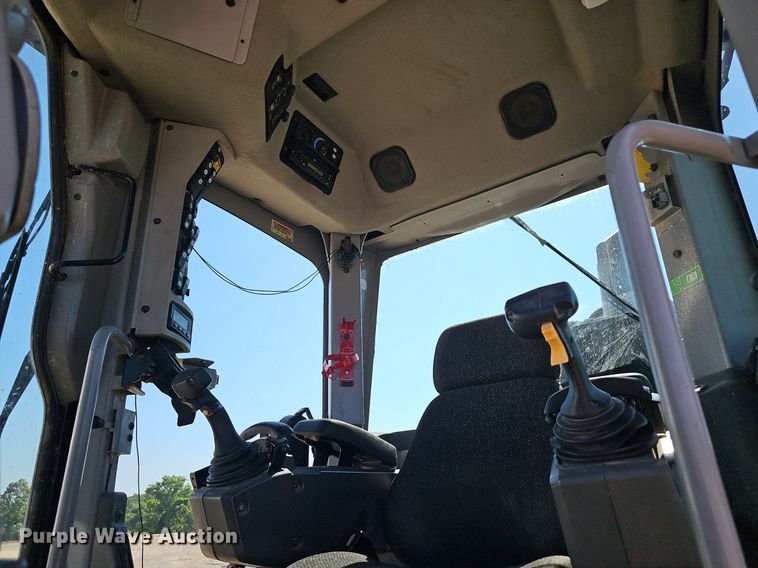 image for item EJ5667 2011 Caterpillar  140M2 motor grader