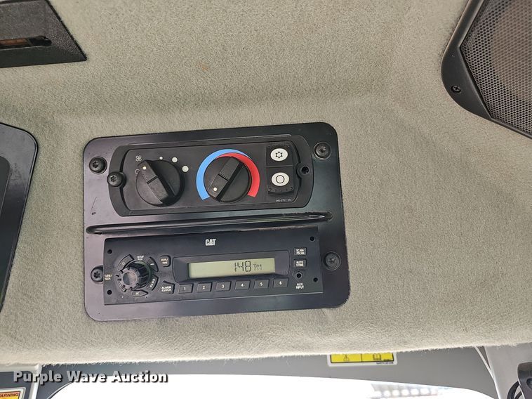 image for item EJ5667 2011 Caterpillar  140M2 motor grader