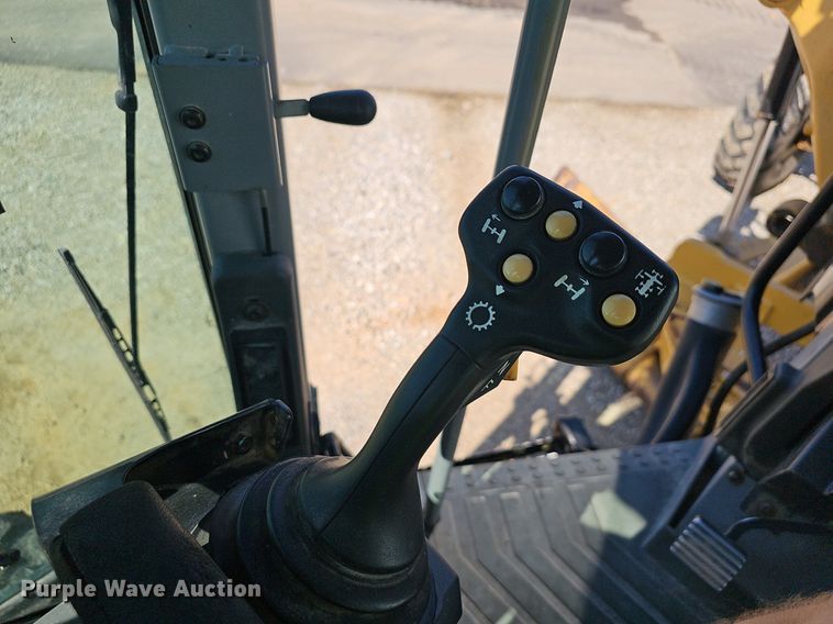 image for item EJ5667 2011 Caterpillar  140M2 motor grader