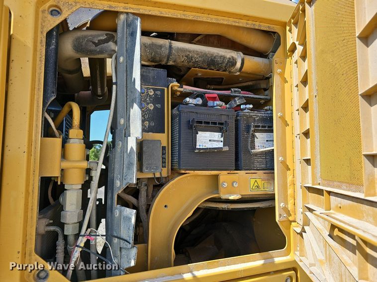 image for item EJ5667 2011 Caterpillar  140M2 motor grader