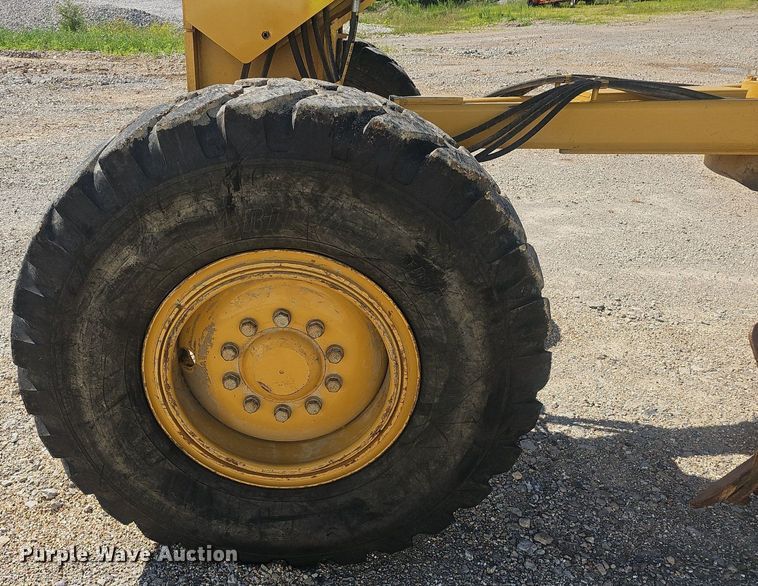 image for item EJ5667 2011 Caterpillar  140M2 motor grader
