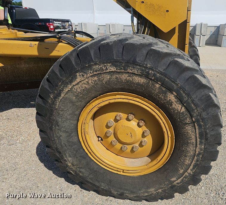 image for item EJ5667 2011 Caterpillar  140M2 motor grader