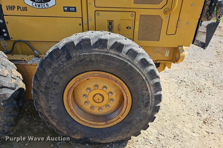 image for item EJ5667 2011 Caterpillar  140M2 motor grader