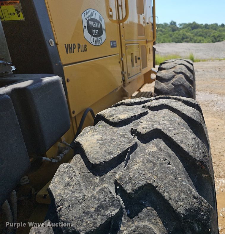 image for item EJ5667 2011 Caterpillar  140M2 motor grader