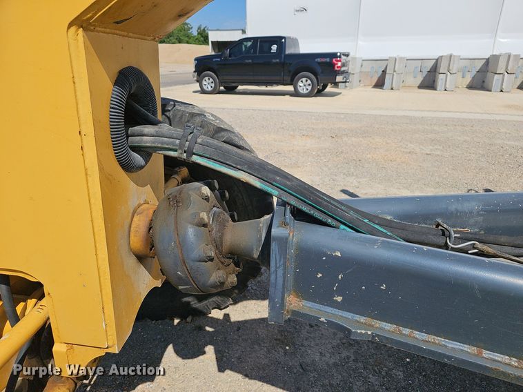 image for item EJ5668 2012 John Deere  770G motor grader