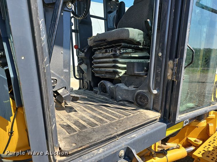 image for item EJ5668 2012 John Deere  770G motor grader