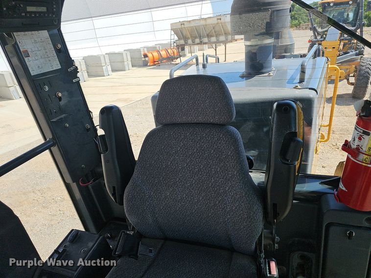 image for item EJ5668 2012 John Deere  770G motor grader