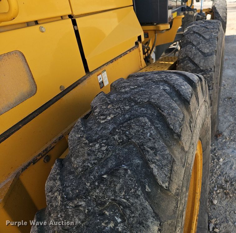 image for item EJ5668 2012 John Deere  770G motor grader