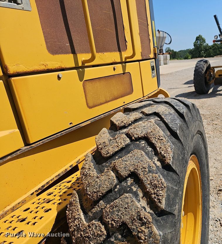 image for item EJ5668 2012 John Deere  770G motor grader