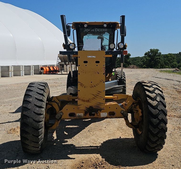 image for item EJ5669 2010 John Deere  770G motor grader