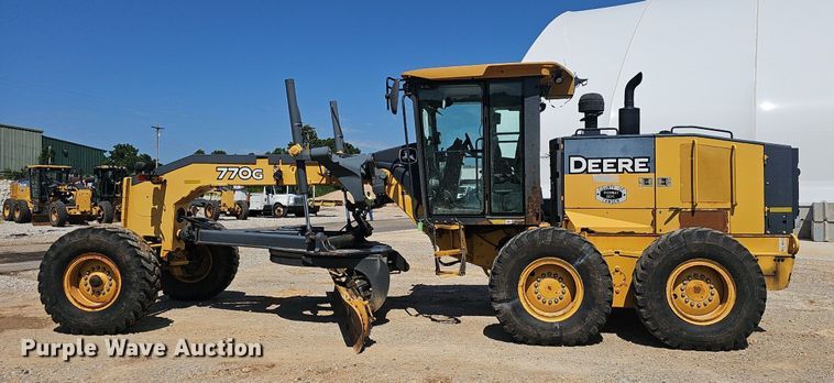 image for item EJ5669 2010 John Deere  770G motor grader