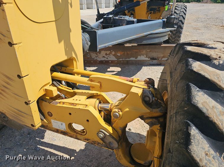 image for item EJ5669 2010 John Deere  770G motor grader