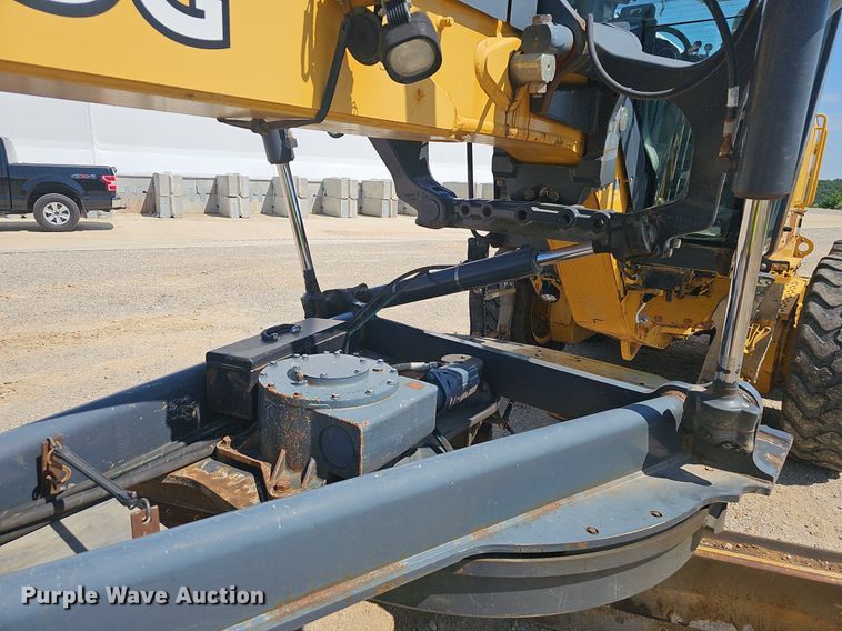 image for item EJ5669 2010 John Deere  770G motor grader